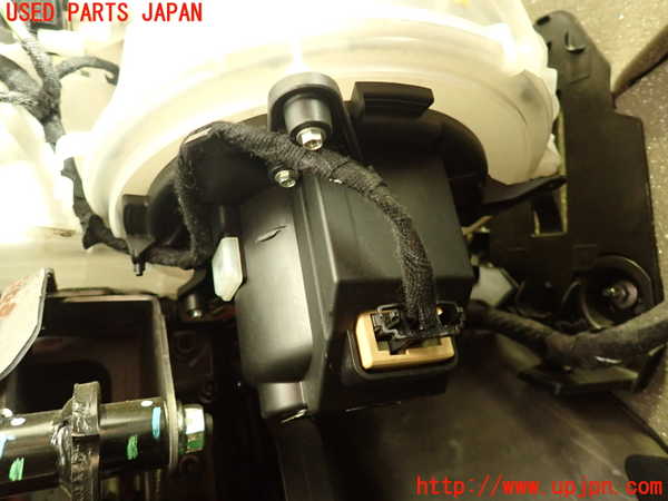 2UPJ-31336095]DSオートモビルズ ・DS 7(DS7 クロスバック)(X745G06)ブロアファン(ブロアーファン) 中古_m0002.jpg
