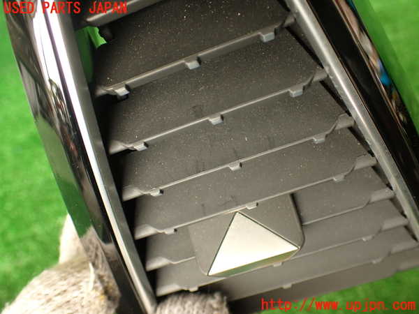 2UPJ-31337527]DSオートモビルズ ・DS 7(DS7 クロスバック)(X745G06)エアコン吹き出し口2 (右) 中古_m0002.jpg
