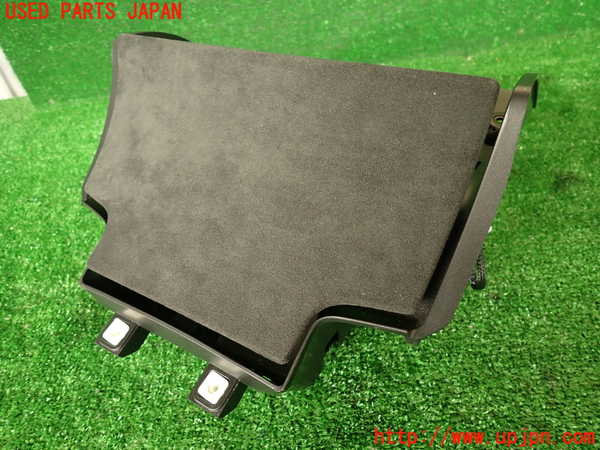 2UPJ-31337841]DSオートモビルズ ・DS 7(DS7 クロスバック)(X745G06)小物入れ1 中古_m0001.jpg