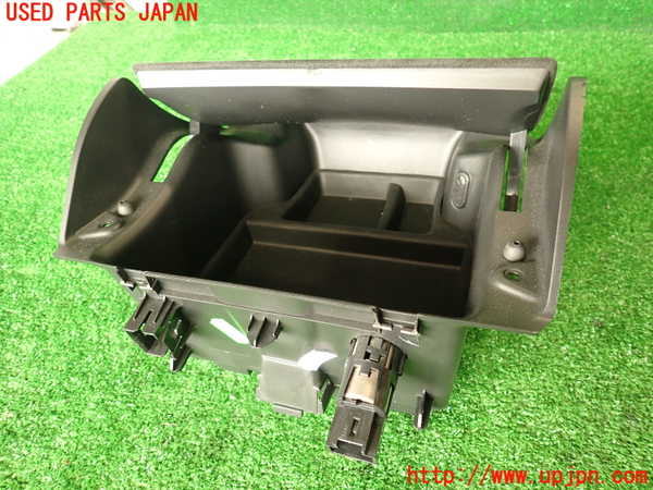 2UPJ-31337841]DSオートモビルズ ・DS 7(DS7 クロスバック)(X745G06)小物入れ1 中古_m0003.jpg