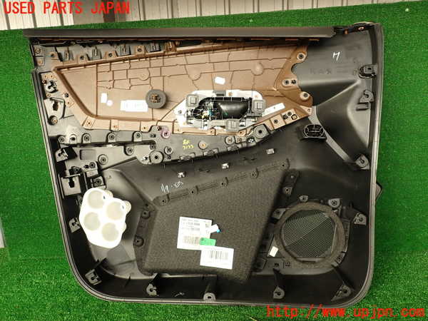2UPJ-31331234]DSオートモビルズ ・DS 7(DS7 クロスバック)(X745G06)右前ドア内張り 中古_m0004.jpg