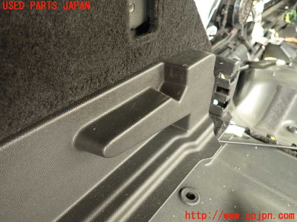 2UPJ-31337680]DSオートモビルズ ・DS 7(DS7 クロスバック)(X745G06)左リアピラートリム 中古_m0003.jpg