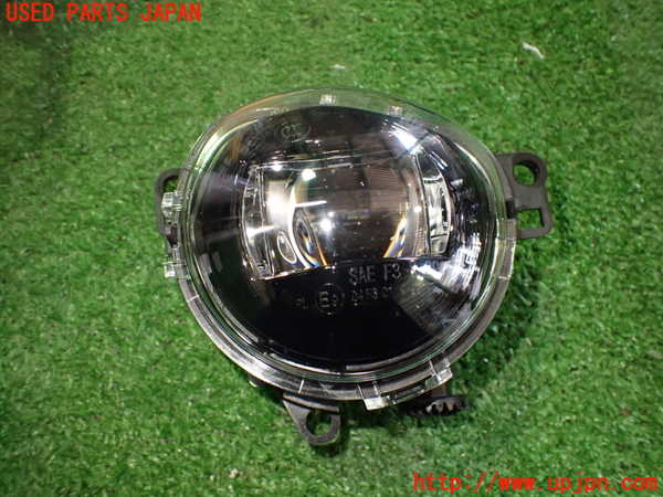 2UPJ-31341180]ボルボ・EX40(XC40 リチャージ)(XE400RXCE)右フォグ 中古_m0001.jpg