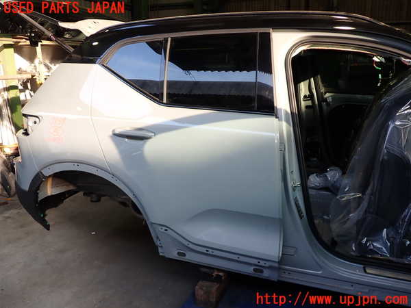 2UPJ-31341290]ボルボ・EX40(XC40 リチャージ)(XE400RXCE)右後ドア (43R-000072 M1232) 中古_m0001.jpg