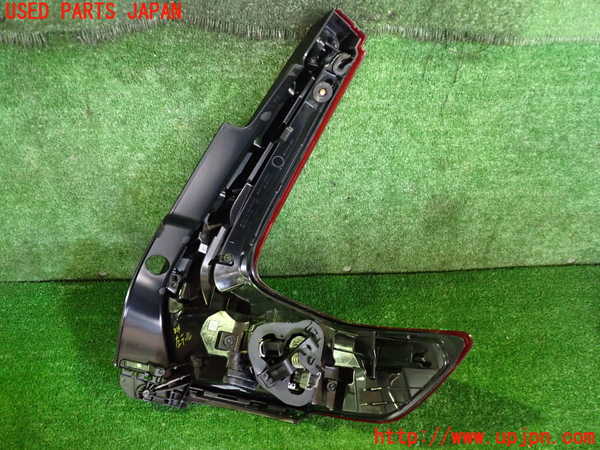 2UPJ-31341536]ボルボ・EX40(XC40 リチャージ)(XE400RXCE)左テールランプ 中古_m0002.jpg