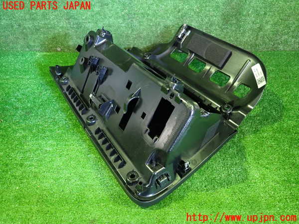 2UPJ-31347516]ボルボ・EX40(XC40 リチャージ)(XE400RXCE)グローブボックス1 中古_m0002.jpg