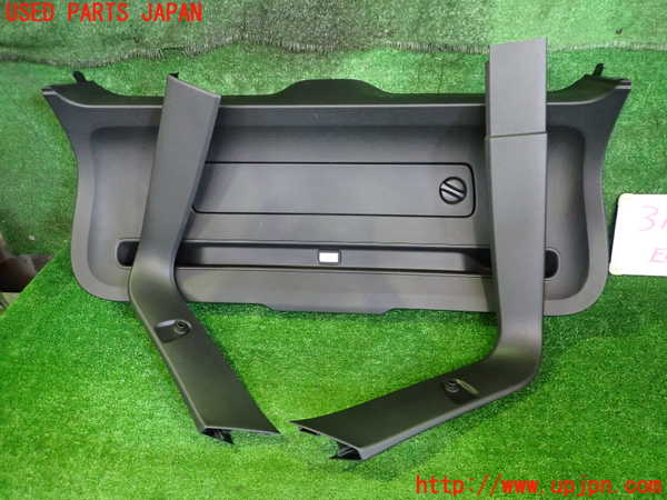 2UPJ-31341578]ボルボ・EX40(XC40 リチャージ)(XE400RXCE)バックドア内張り 中古_m0001.jpg