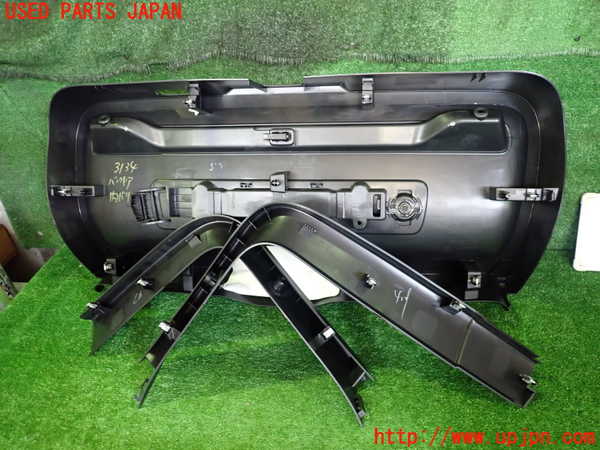 2UPJ-31341578]ボルボ・EX40(XC40 リチャージ)(XE400RXCE)バックドア内張り 中古_m0004.jpg