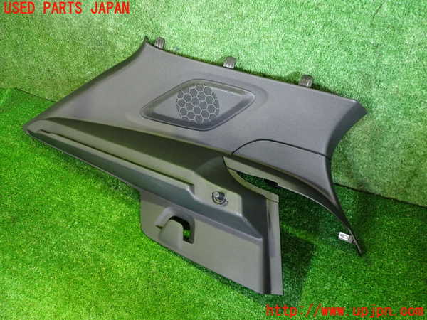 2UPJ-31347680]ボルボ・EX40(XC40 リチャージ)(XE400RXCE)左リアピラートリム 中古_m0001.jpg