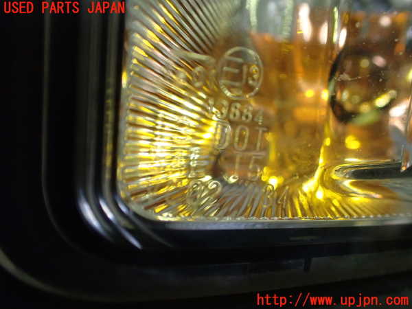 2UPJ-31351160]WRX STI(VAB)右ウィンカーレンズ 中古_m0002.jpg