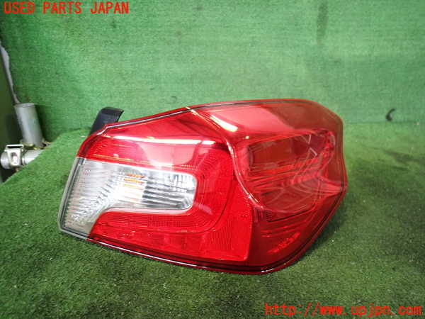 2UPJ-31351530]WRX STI(VAB)右テールランプ 中古_m0001.jpg