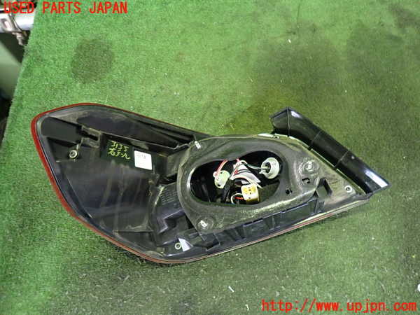2UPJ-31351530]WRX STI(VAB)右テールランプ 中古_m0002.jpg
