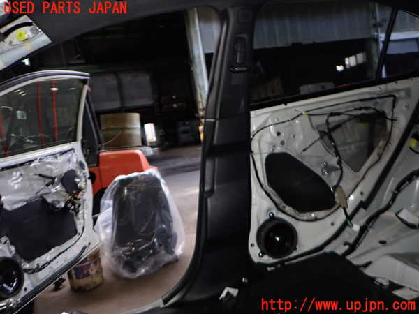 2UPJ-31357665]WRX STI(VAB)右センターピラートリム 中古_m0001.jpg