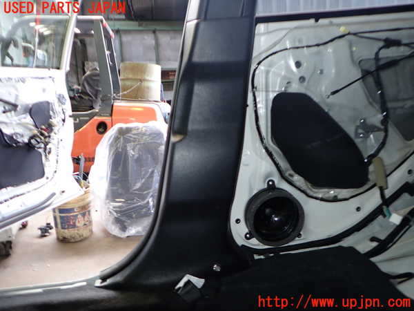 2UPJ-31357665]WRX STI(VAB)右センターピラートリム 中古_m0003.jpg