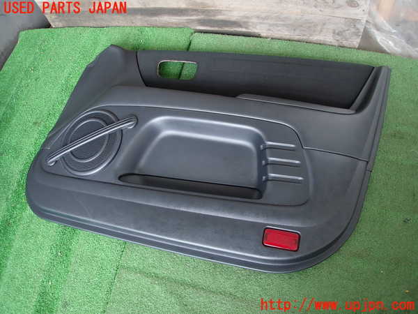2UPJ-31361234]アルテッツァ(GXE10)右前ドア内張り 中古_m0002.jpg