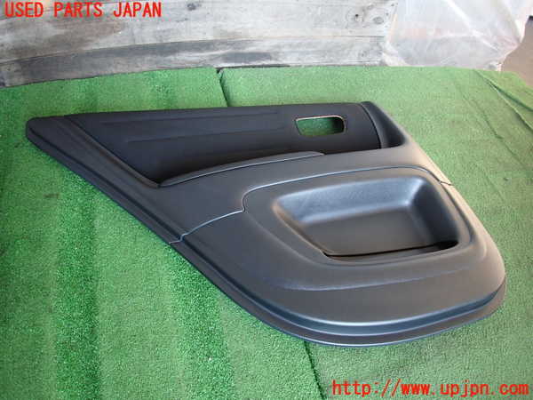 2UPJ-31361324]アルテッツァ(GXE10)左後ドア内張り 中古_m0002.jpg