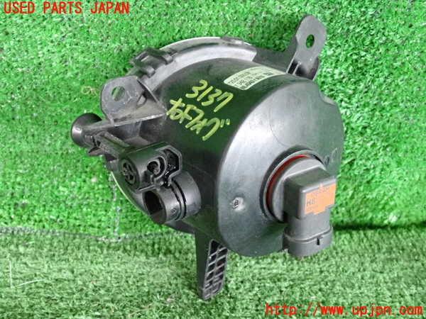 2UPJ-31371180]BMW 218d アクティブツアラー(2C20)右フォグ 中古 F45_m0002.jpg