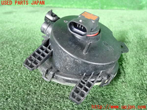 2UPJ-31371180]BMW 218d アクティブツアラー(2C20)右フォグ 中古 F45_m0003.jpg