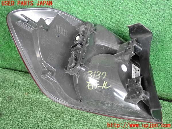 2UPJ-31371530]BMW 218d アクティブツアラー(2C20)右テールランプ 中古 F45_m0002.jpg