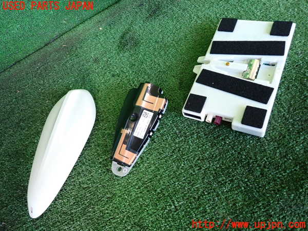 2UPJ-31376550]BMW 218d アクティブツアラー(2C20)アンテナ 中古 F45_m0001.jpg