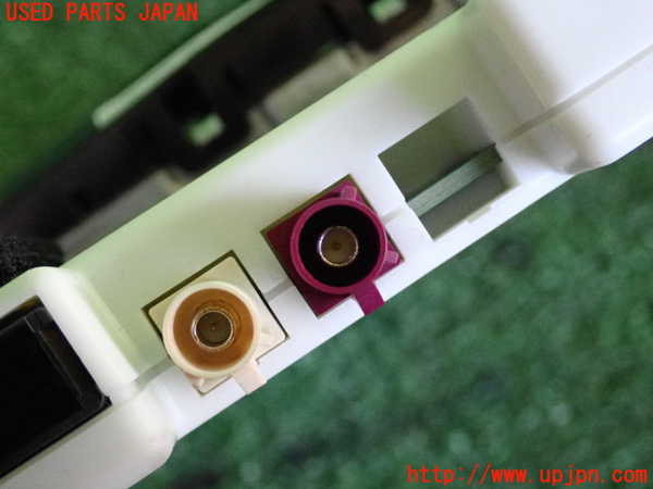 2UPJ-31376550]BMW 218d アクティブツアラー(2C20)アンテナ 中古 F45_m0004.jpg