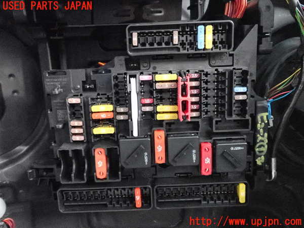 2UPJ-31376741]BMW 218d アクティブツアラー(2C20)ヒューズボックス1 中古 F45_m0001.jpg