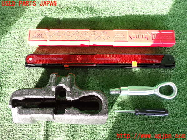 2UPJ-31377805]BMW 218d アクティブツアラー(2C20)車載工具 中古 F45_m0001.jpg