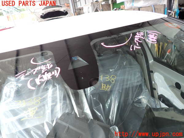 2UPJ-31381195]シトロエン・C3(B6HN05)フロントガラス (43R-001586 M1244) 中古_m0003.jpg