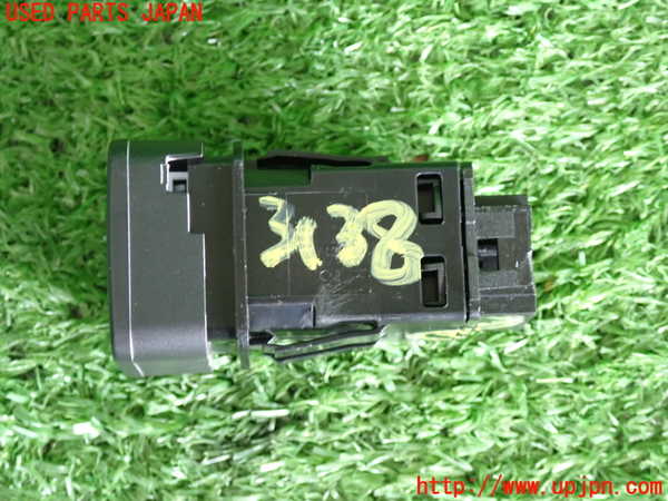 2UPJ-31386308]シトロエン・C3(B6HN05)スイッチ3 (チャイルドロック) 中古_m0002.jpg