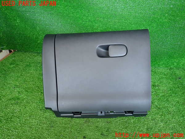 2UPJ-31387516]シトロエン・C3(B6HN05)グローブボックス1 中古_m0001.jpg