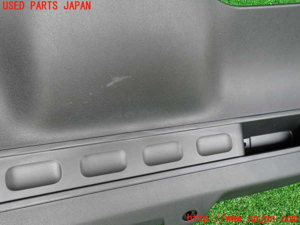 2UPJ-31381578]シトロエン・C3(B6HN05)バックドア内張り 中古_m0002.jpg