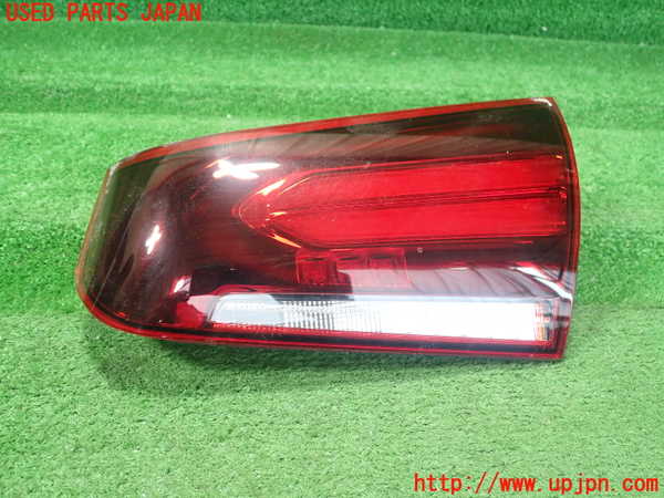 1UPJ-31391550]ベンツ A250 4MATIC セダン(177147M V177)右リアフィニッシャー 中古_m0001.jpg