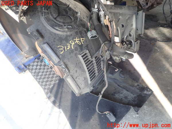 1UPJ-31391090]ベンツ A250 4MATIC セダン(177147M V177)右前フェンダーライナー 中古_m0001.jpg