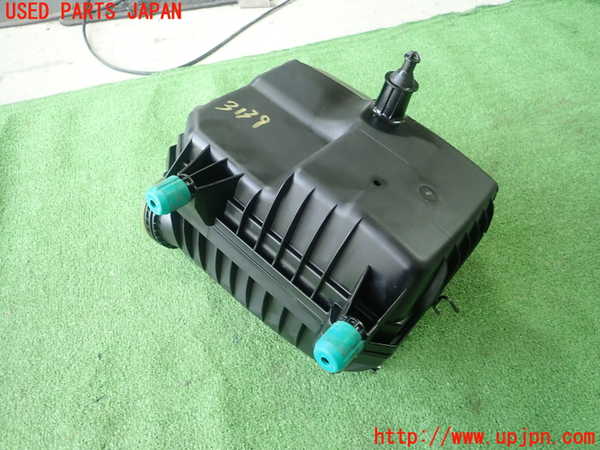 1UPJ-31392560]ベンツ A250 4MATIC セダン(177147M V177)エアクリーナーボックス 中古_m0002.jpg