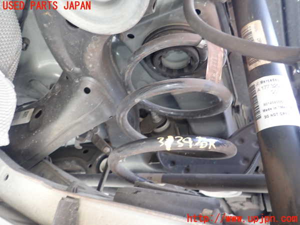 5UPJ-31395100]ベンツ A250 4MATIC セダン(177147M V177)右リアスプリング 中古_m0001.jpg