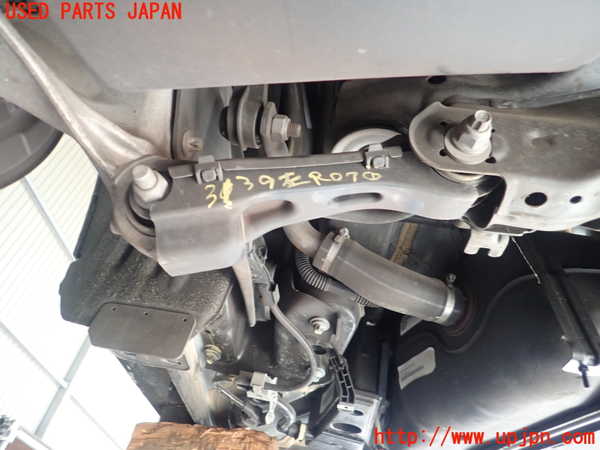 1UPJ-31395226]ベンツ A250 4MATIC セダン(177147M V177)左リアロアアーム1 中古_m0001.jpg