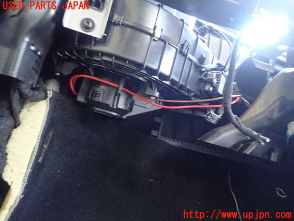 5UPJ-31396081]ベンツ A250 4MATIC セダン(177147M V177)エバポレーター1 中古_m0002.jpg