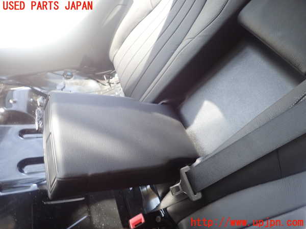 1UPJ-31397385]ベンツ A250 4MATIC セダン(177147M V177)リアシート 中古_m0002.jpg