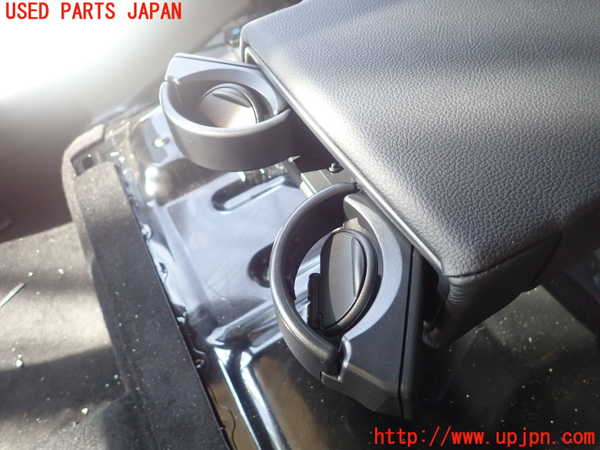 1UPJ-31397385]ベンツ A250 4MATIC セダン(177147M V177)リアシート 中古_m0003.jpg