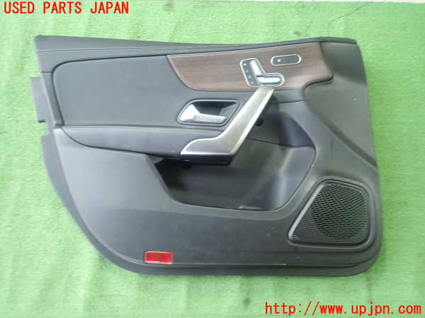 1UPJ-31391264]ベンツ A250 4MATIC セダン(177147M V177)左前ドア内張り 中古_m0001.jpg