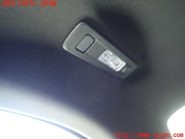 1UPJ-31396412]ベンツ A250 4MATIC セダン(177147M V177)ルームランプ2 (２列目右) 中古_m0001.jpg