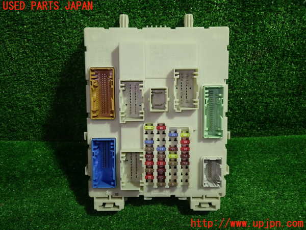 1UPJ-31416743]ボルボ・V40(MB4154T)ヒューズボックス3 中古_m0001.jpg