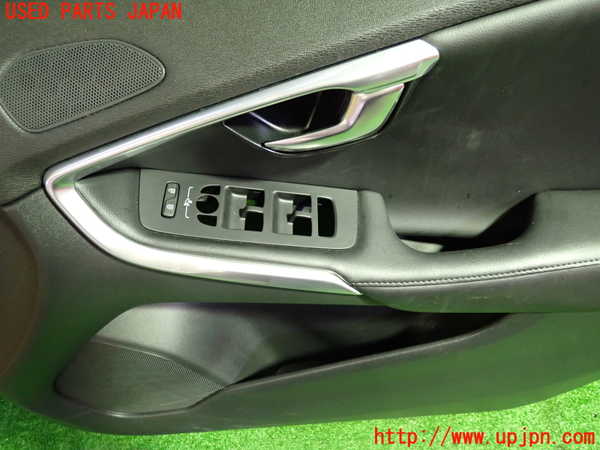 1UPJ-31411234]ボルボ・V40(MB4154T)右前ドア内張り 中古_m0002.jpg