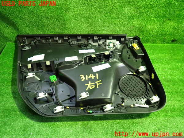 1UPJ-31411234]ボルボ・V40(MB4154T)右前ドア内張り 中古_m0005.jpg