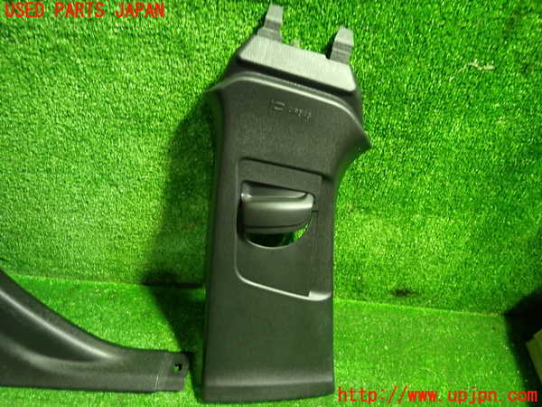 1UPJ-31417670]ボルボ・V40(MB4154T)左センターピラートリム 中古_m0002.jpg