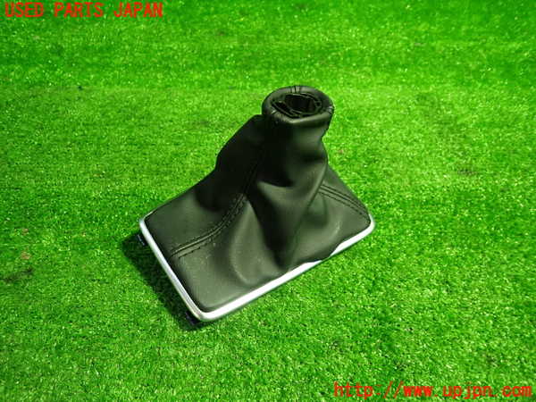 1UPJ-31417575]ボルボ・V40(MB4154T)シフトブーツ 中古_m0001.jpg