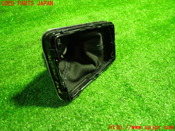 1UPJ-31417575]ボルボ・V40(MB4154T)シフトブーツ 中古_m0003.jpg