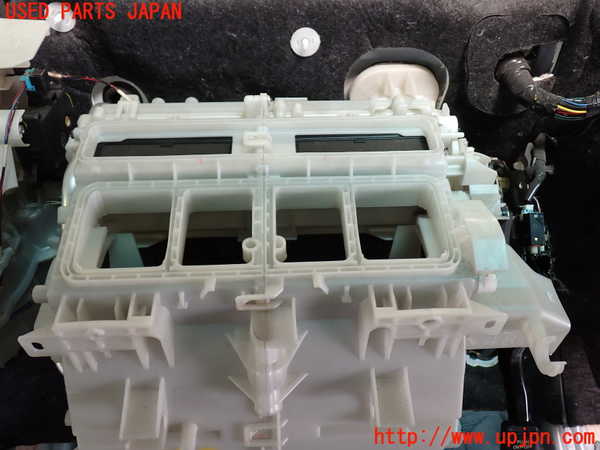1UPJ-31426081]ヴェルファイア(ANH20W)エバポレーター1 (フロント) 中古_m0002.jpg
