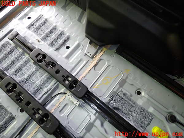 1UPJ-31427497]ヴェルファイア(ANH20W)シートレール②2 中古_m0002.jpg