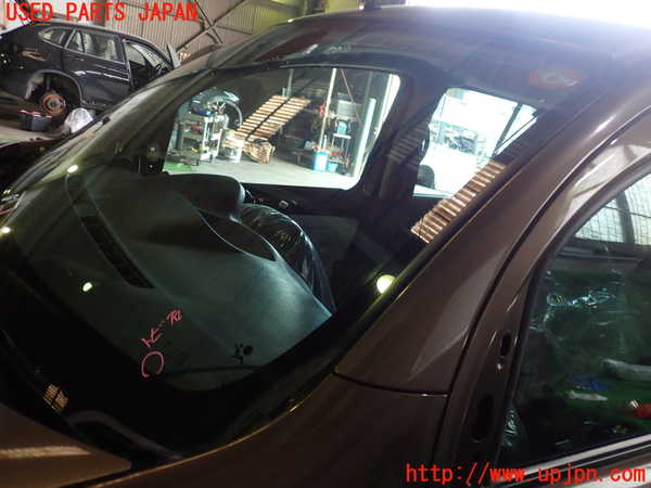 5UPJ-31431195]ルノー・カングー(KWK4M)フロントガラス M1250 中古_m0003.jpg